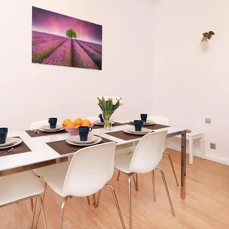 90m2 400m To The By Renters