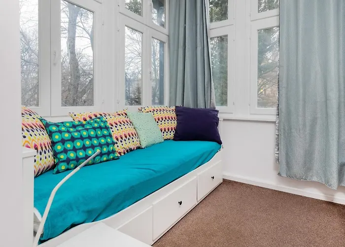 90m2 400m To The By Renters