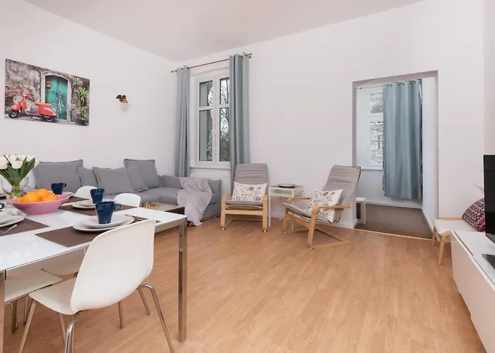 דירה 90m2 400m To The By Renters סופוט