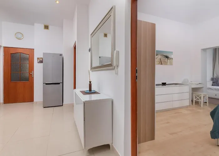 90m2 400m To The By Renters *