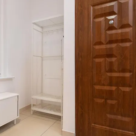 90m2 400m To The By Renters Apartament