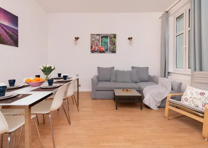 90m2 400m To The By Renters Apartment